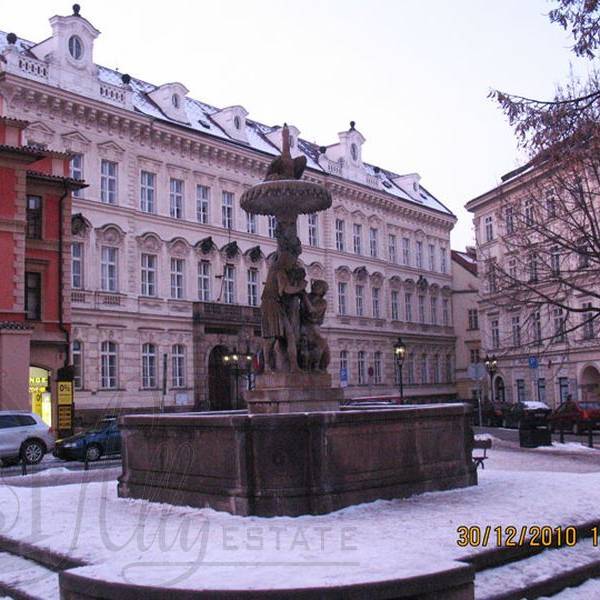 Площадь Угольный рынок