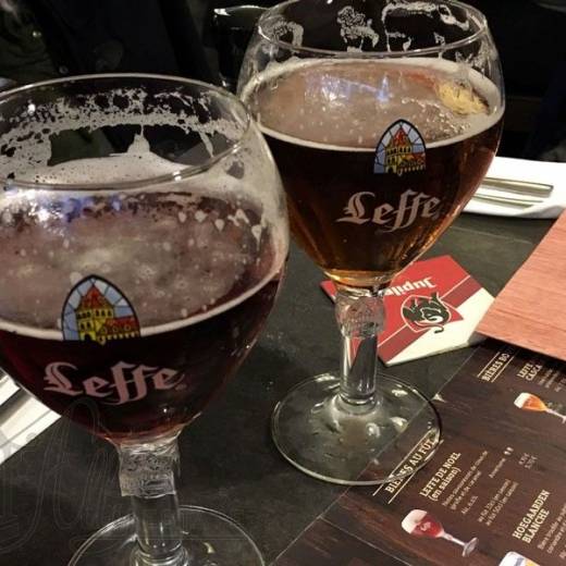 Café Leffe и бельгийский эль Leffe Blonde  и Leffe Brune