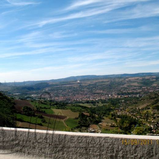 Виадук Мийо́ (le Viaduc de Millau).