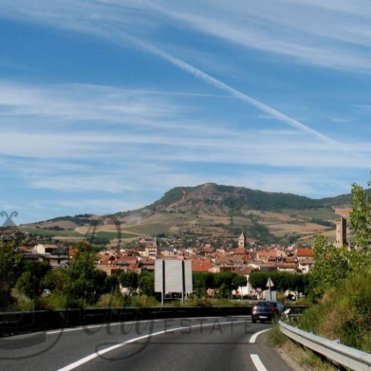 Виадук Мийо́ (le Viaduc de Millau).