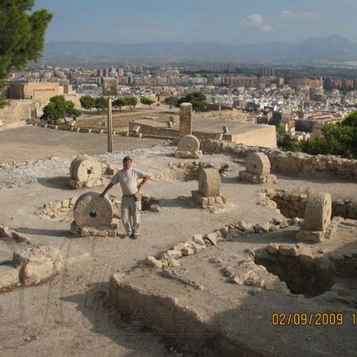 Крепость Санта Барбара (Castillo de Santa Barbara) средний уровень.