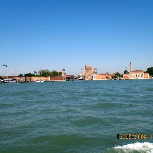 Вид на Церковь Сан-Франческо делла Винья (San Francesco della Vigna).