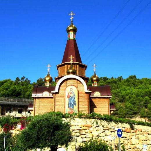 Храм Архангела Михаила на дороге к Алтее