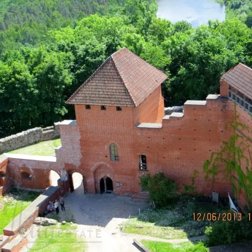 Южное башенное здание замка Турайдас