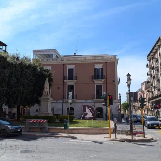 На пути от ж. д. станции Барлетта к апартаментам