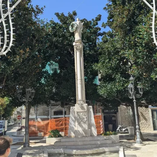 Площадь Либерта в Трани