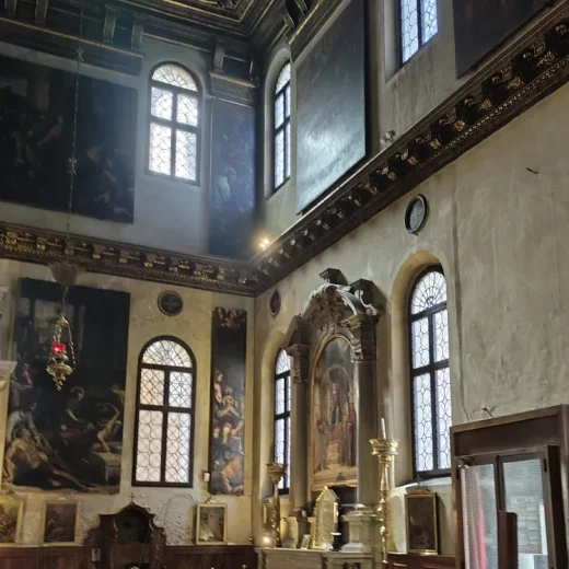 Основной неф церкви Сан Джулиан