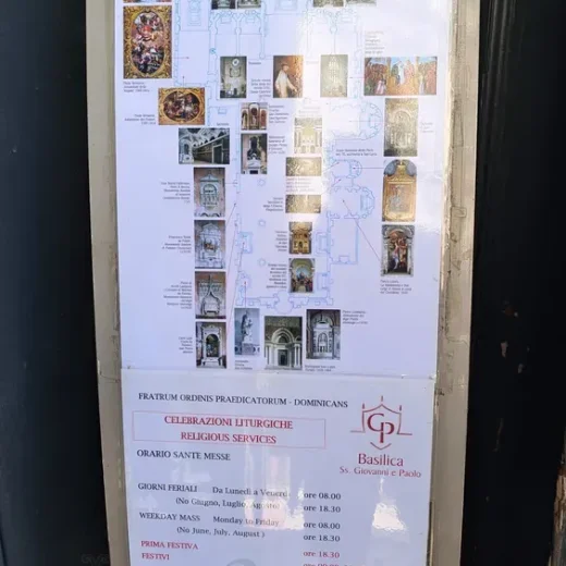 В интерьерах Базилики Санти-Джованни-э-Паоло