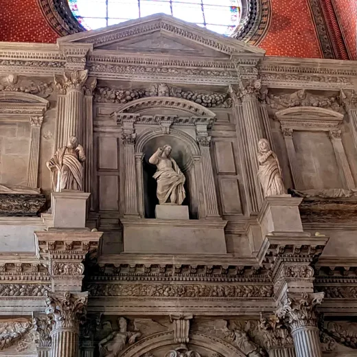 Памятник дожу Альвизе I Мочениго на контрфасаде Базилики Санти-Джованни-э-Паоло