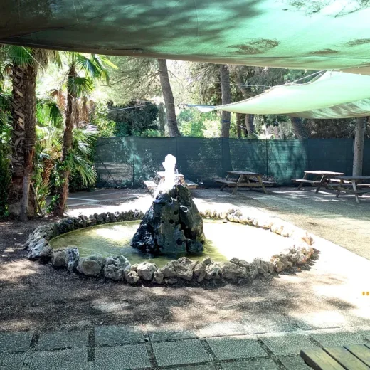 Стоянка и Шаттл к Замку Дель-Монте