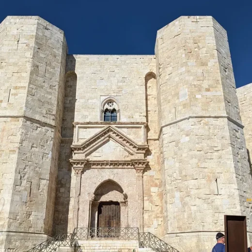 Архитектура замка Дель-Монте