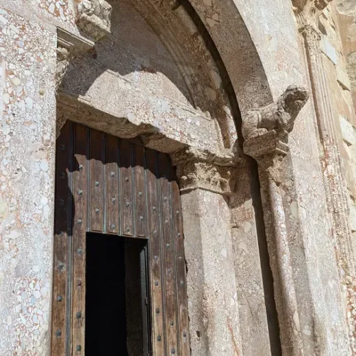 Архитектура замка Дель-Монте