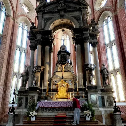 Пресвитерий Базилики Санти-Джованни-э-Паоло