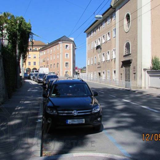 Парковка в Зальцбурге на Мюльнер Гауптштрассе (Müllner Hauptstraße).